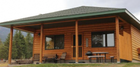 Yellowstone Park Riverfront Cabins